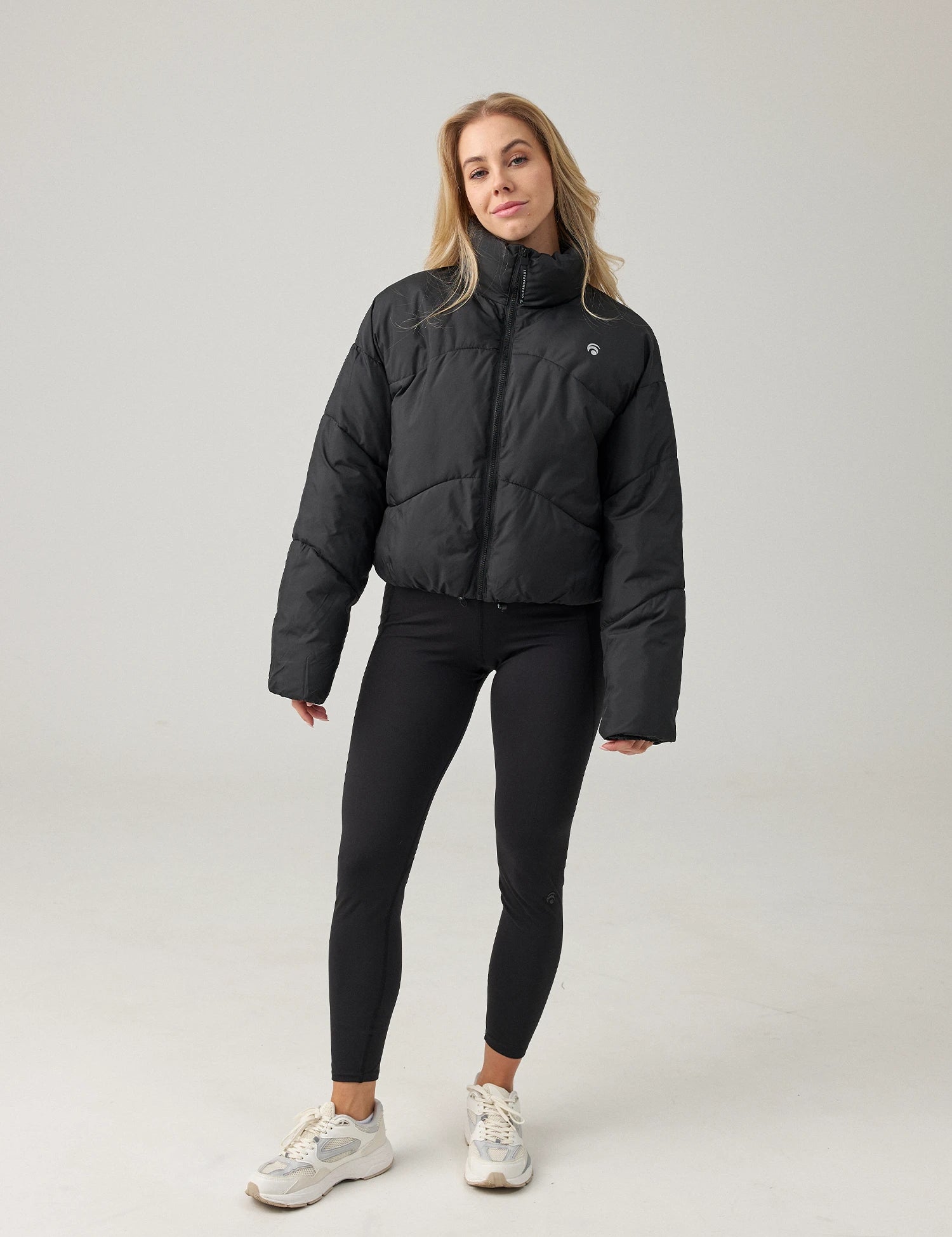 JoannePufferJacketBlack-01.webp